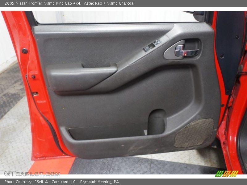 Aztec Red / Nismo Charcoal 2005 Nissan Frontier Nismo King Cab 4x4