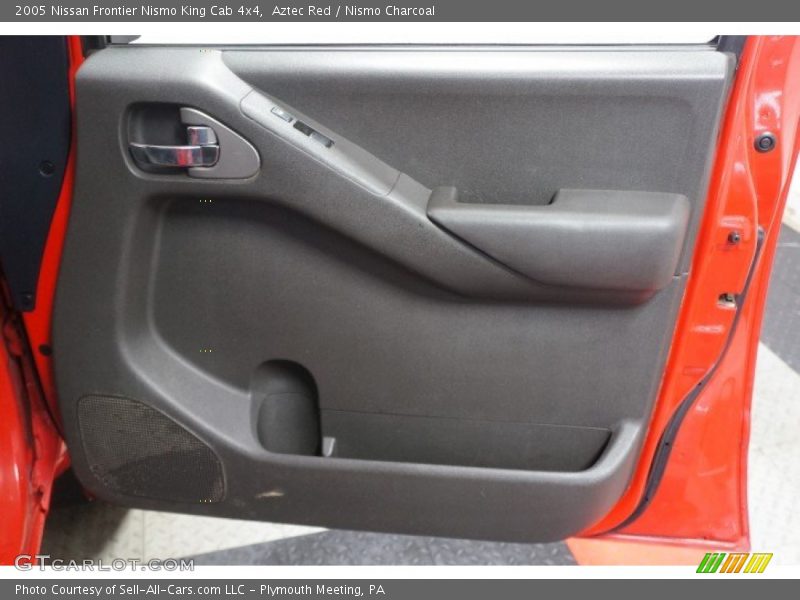 Aztec Red / Nismo Charcoal 2005 Nissan Frontier Nismo King Cab 4x4