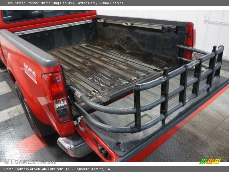 Aztec Red / Nismo Charcoal 2005 Nissan Frontier Nismo King Cab 4x4
