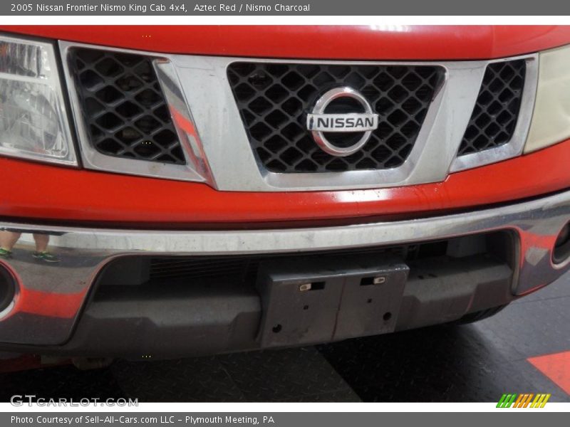Aztec Red / Nismo Charcoal 2005 Nissan Frontier Nismo King Cab 4x4