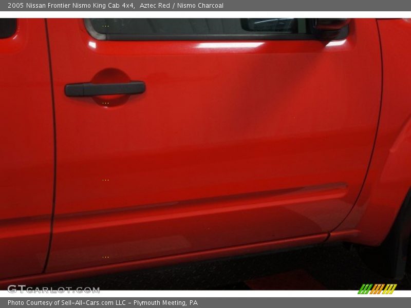 Aztec Red / Nismo Charcoal 2005 Nissan Frontier Nismo King Cab 4x4