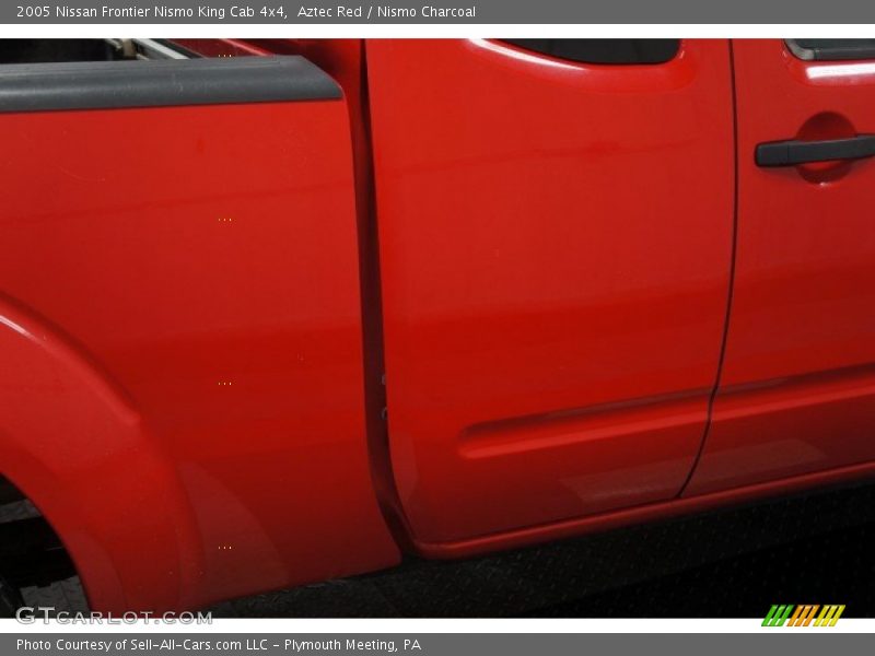 Aztec Red / Nismo Charcoal 2005 Nissan Frontier Nismo King Cab 4x4