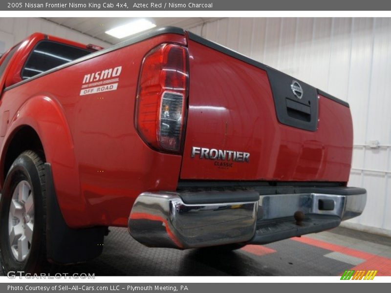 Aztec Red / Nismo Charcoal 2005 Nissan Frontier Nismo King Cab 4x4