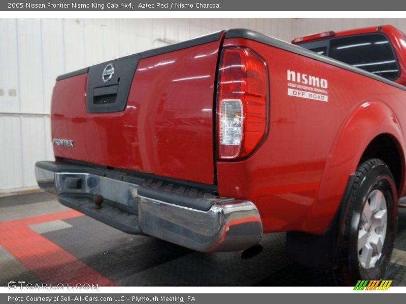 Aztec Red / Nismo Charcoal 2005 Nissan Frontier Nismo King Cab 4x4