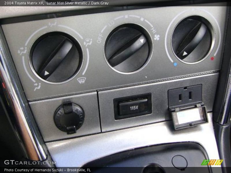 Lunar Mist Silver Metallic / Dark Gray 2004 Toyota Matrix XR