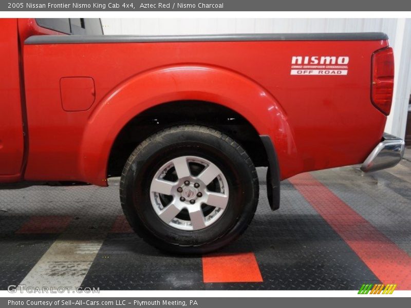 Aztec Red / Nismo Charcoal 2005 Nissan Frontier Nismo King Cab 4x4
