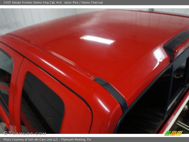 Aztec Red / Nismo Charcoal 2005 Nissan Frontier Nismo King Cab 4x4