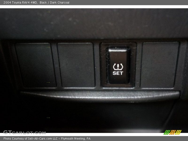 Black / Dark Charcoal 2004 Toyota RAV4 4WD