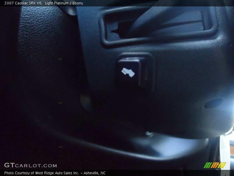 Light Platinum / Ebony 2007 Cadillac SRX V6