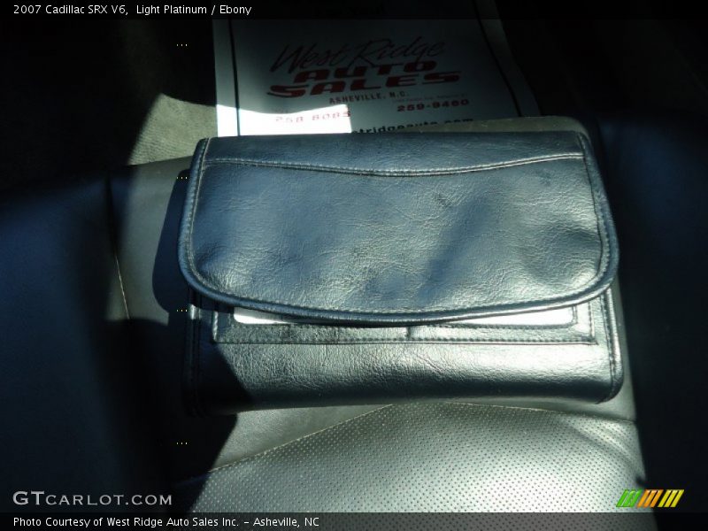 Light Platinum / Ebony 2007 Cadillac SRX V6