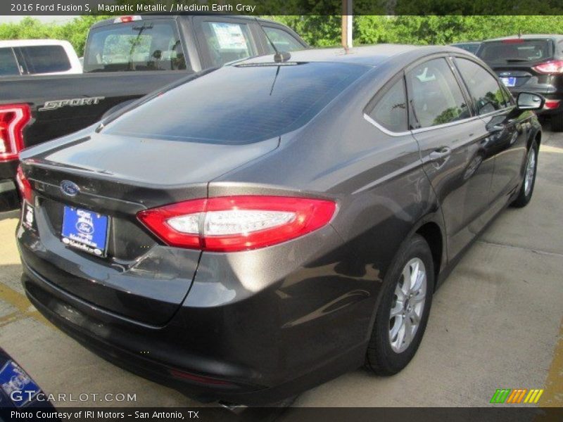Magnetic Metallic / Medium Earth Gray 2016 Ford Fusion S