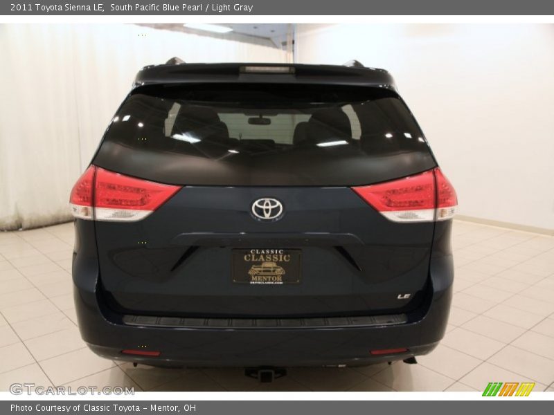 South Pacific Blue Pearl / Light Gray 2011 Toyota Sienna LE