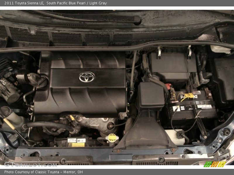 South Pacific Blue Pearl / Light Gray 2011 Toyota Sienna LE