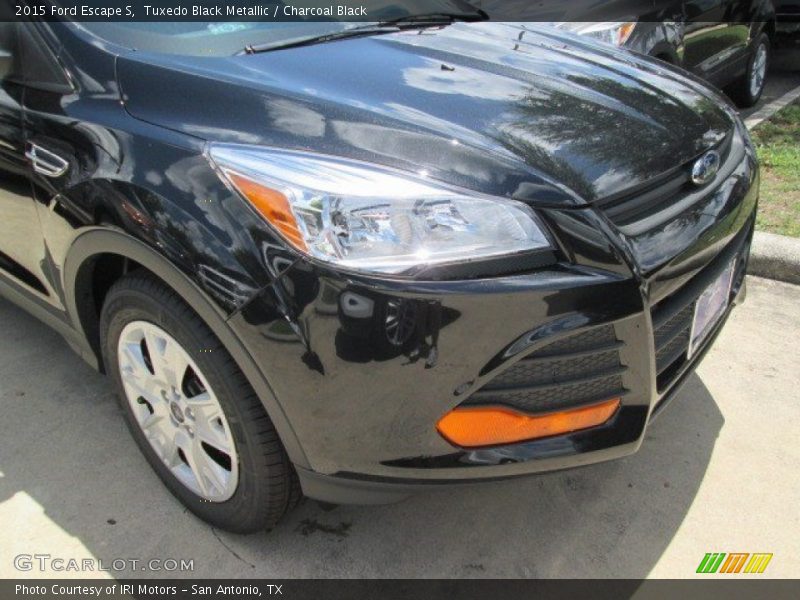 Tuxedo Black Metallic / Charcoal Black 2015 Ford Escape S