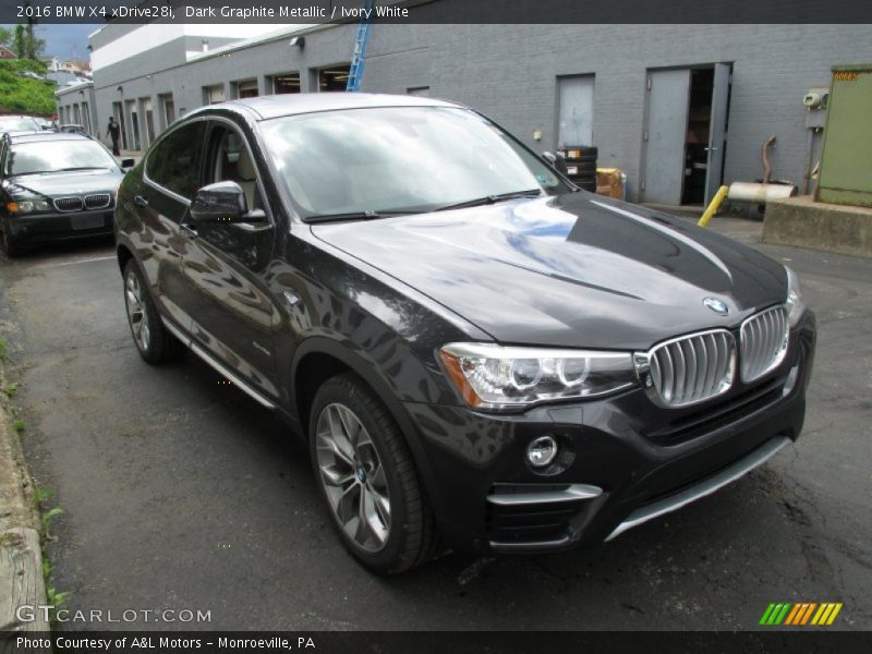 Front 3/4 View of 2016 X4 xDrive28i