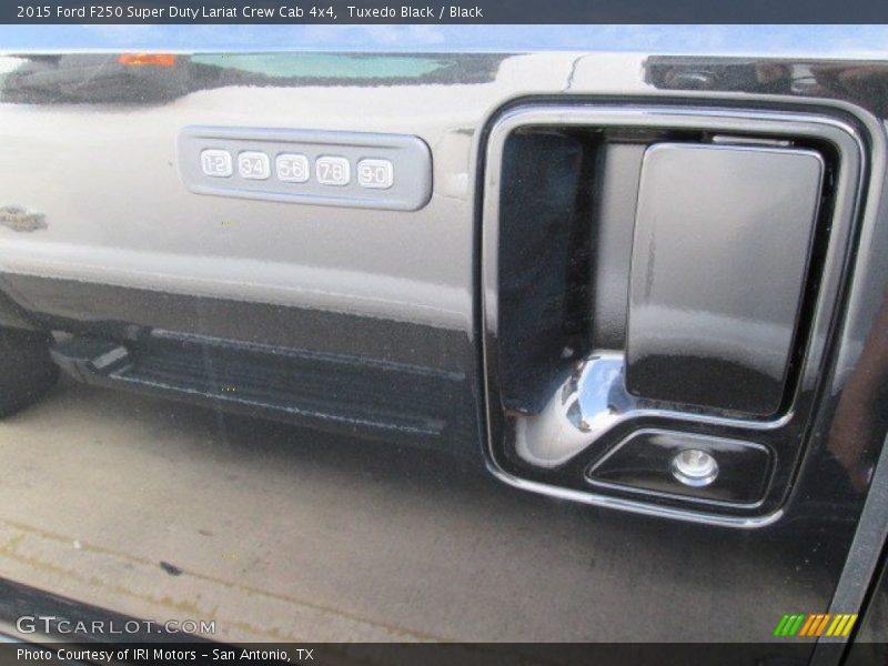 Tuxedo Black / Black 2015 Ford F250 Super Duty Lariat Crew Cab 4x4