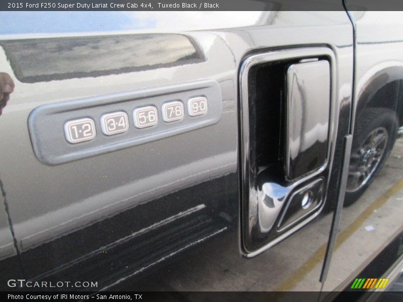 Tuxedo Black / Black 2015 Ford F250 Super Duty Lariat Crew Cab 4x4