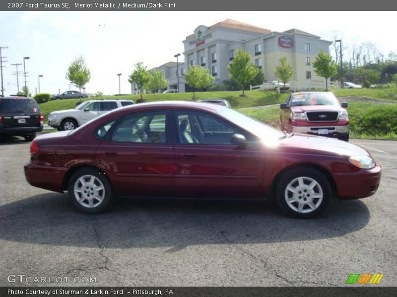 Merlot Metallic / Medium/Dark Flint 2007 Ford Taurus SE