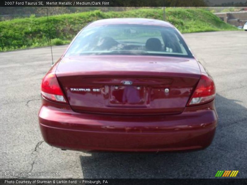 Merlot Metallic / Medium/Dark Flint 2007 Ford Taurus SE