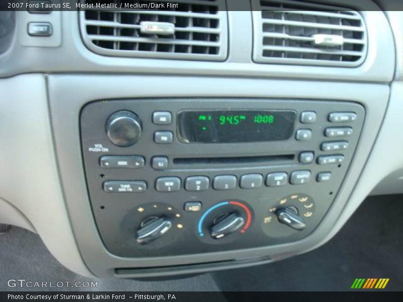 Merlot Metallic / Medium/Dark Flint 2007 Ford Taurus SE