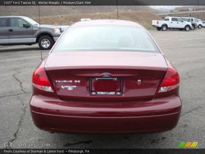 Merlot Metallic / Medium/Dark Flint 2007 Ford Taurus SE