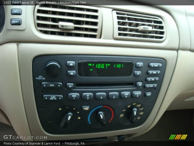 Merlot Metallic / Medium/Dark Flint 2007 Ford Taurus SE