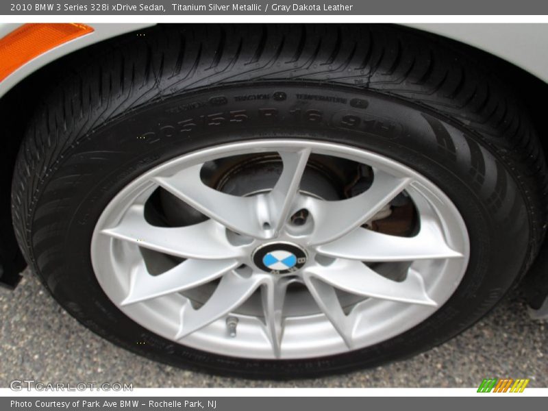 Titanium Silver Metallic / Gray Dakota Leather 2010 BMW 3 Series 328i xDrive Sedan