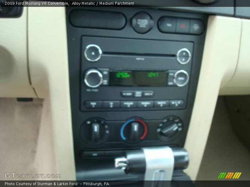 Alloy Metallic / Medium Parchment 2009 Ford Mustang V6 Convertible