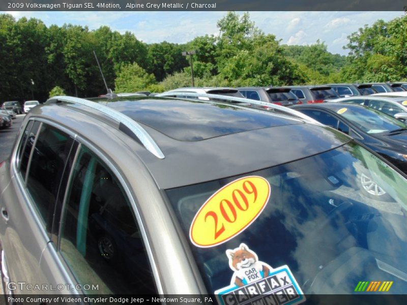 Alpine Grey Metallic / Charcoal 2009 Volkswagen Tiguan SEL 4Motion