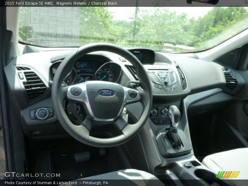 Magnetic Metallic / Charcoal Black 2015 Ford Escape SE 4WD