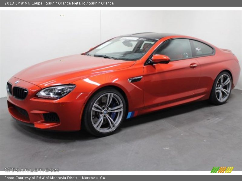 Front 3/4 View of 2013 M6 Coupe