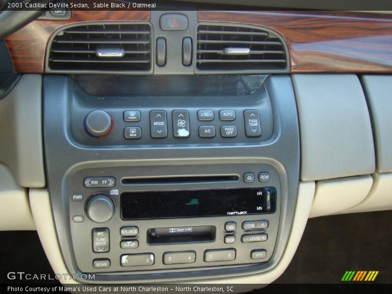 Sable Black / Oatmeal 2003 Cadillac DeVille Sedan