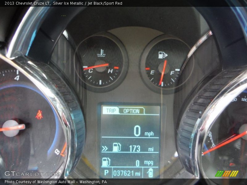 Silver Ice Metallic / Jet Black/Sport Red 2013 Chevrolet Cruze LT