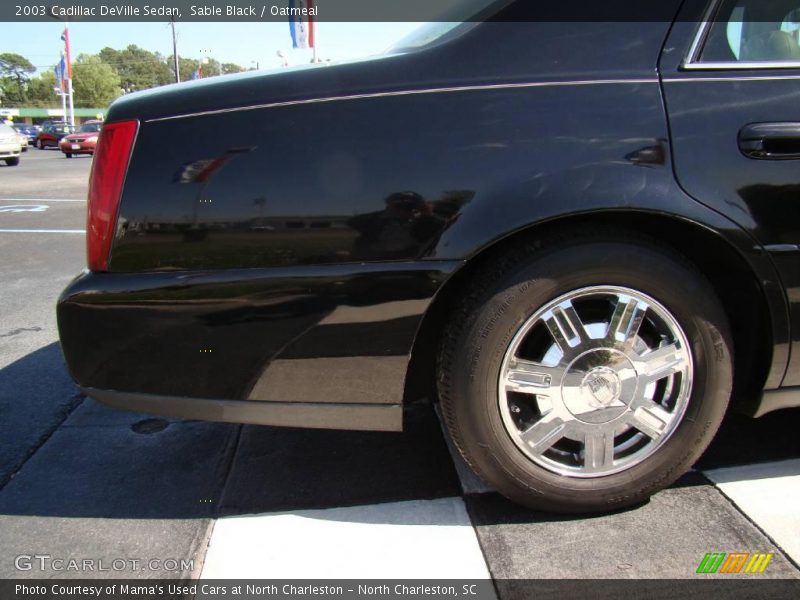 Sable Black / Oatmeal 2003 Cadillac DeVille Sedan