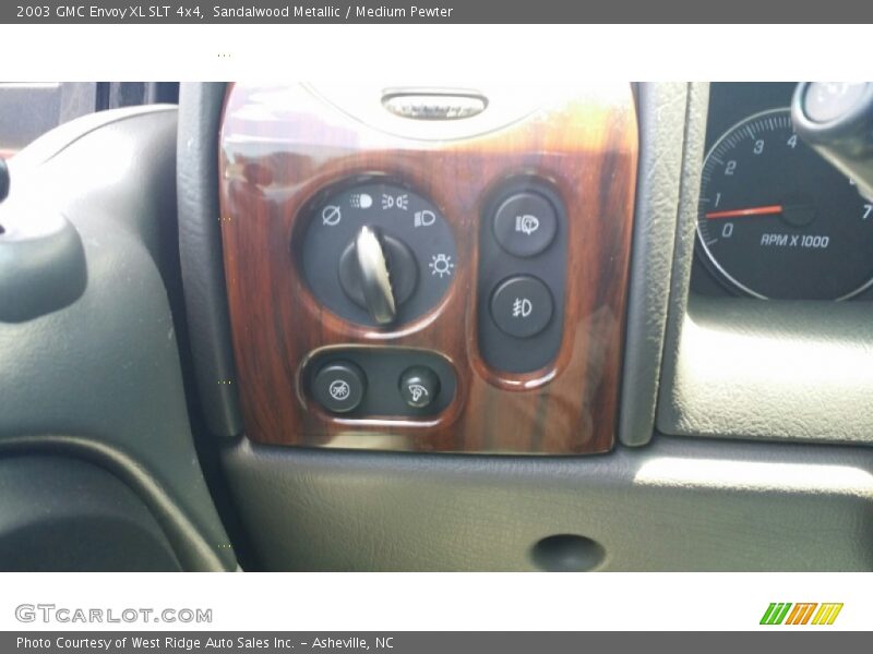 Sandalwood Metallic / Medium Pewter 2003 GMC Envoy XL SLT 4x4