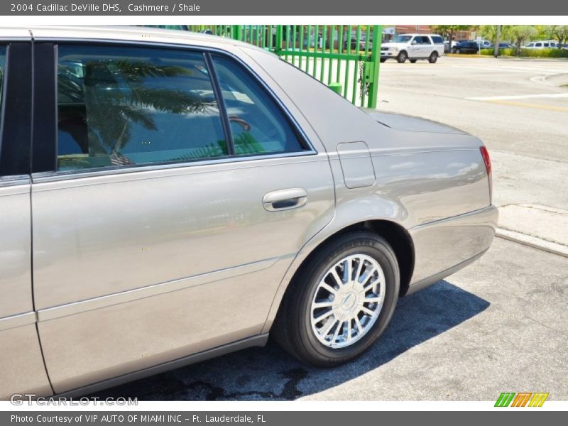 Cashmere / Shale 2004 Cadillac DeVille DHS