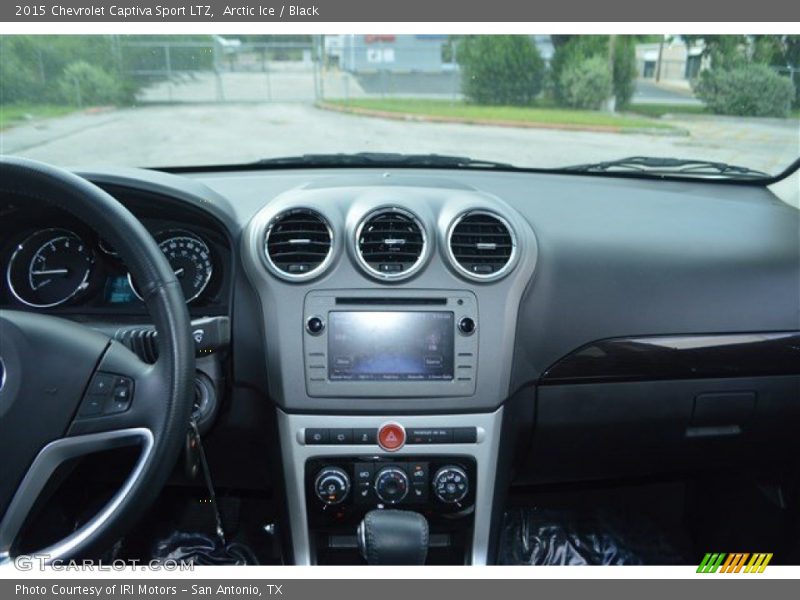Arctic Ice / Black 2015 Chevrolet Captiva Sport LTZ