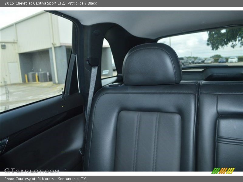 Arctic Ice / Black 2015 Chevrolet Captiva Sport LTZ