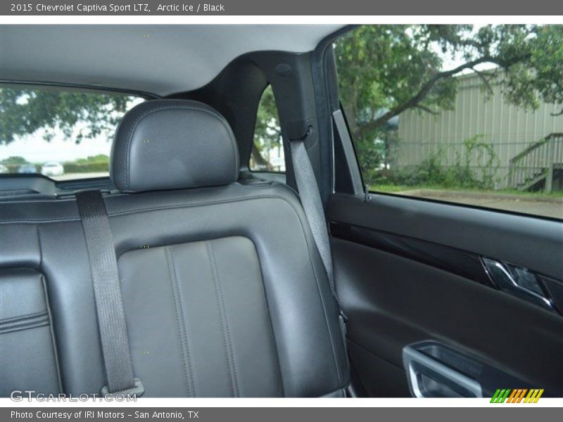 Arctic Ice / Black 2015 Chevrolet Captiva Sport LTZ