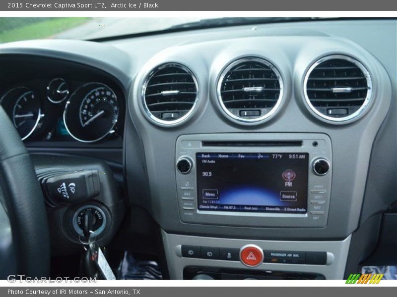 Arctic Ice / Black 2015 Chevrolet Captiva Sport LTZ