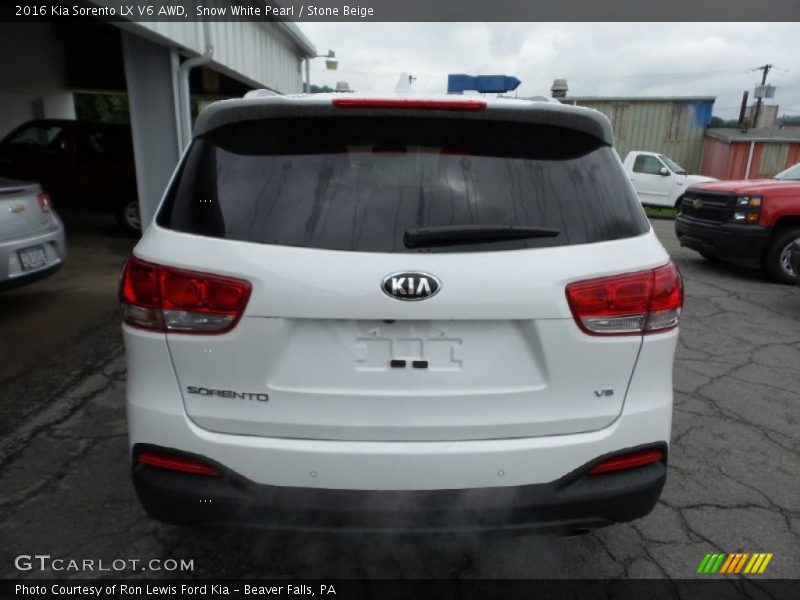 Snow White Pearl / Stone Beige 2016 Kia Sorento LX V6 AWD