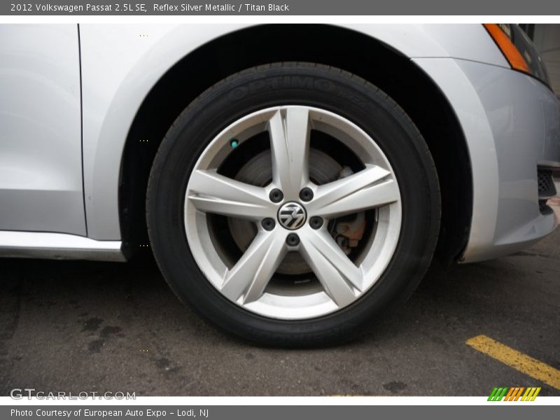 Reflex Silver Metallic / Titan Black 2012 Volkswagen Passat 2.5L SE