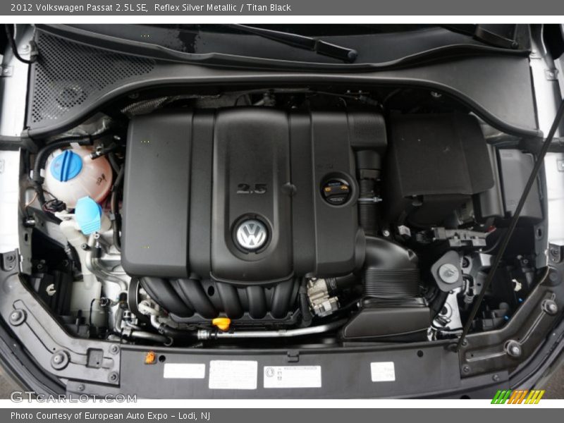 Reflex Silver Metallic / Titan Black 2012 Volkswagen Passat 2.5L SE