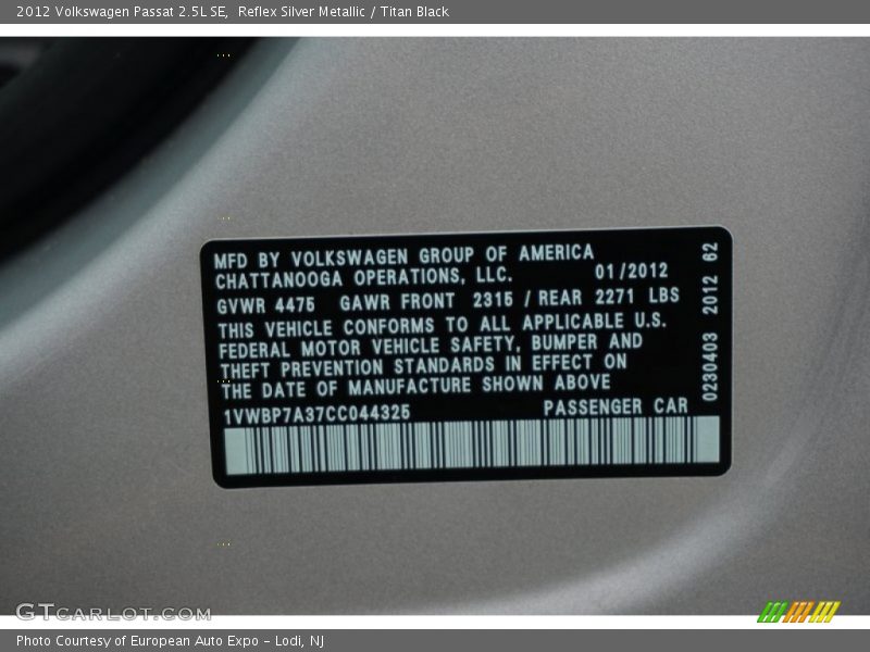 Reflex Silver Metallic / Titan Black 2012 Volkswagen Passat 2.5L SE