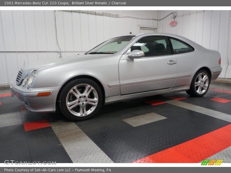 Front 3/4 View of 2001 CLK 320 Coupe