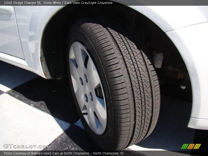 Stone White / Dark Slate Gray/Light Graystone 2006 Dodge Charger SE