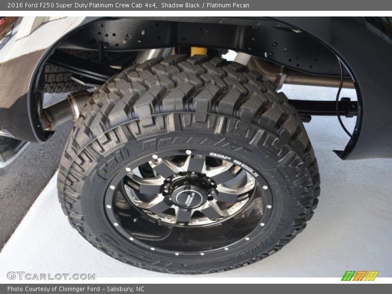 Custom Wheels of 2016 F250 Super Duty Platinum Crew Cab 4x4