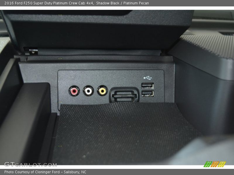 Shadow Black / Platinum Pecan 2016 Ford F250 Super Duty Platinum Crew Cab 4x4