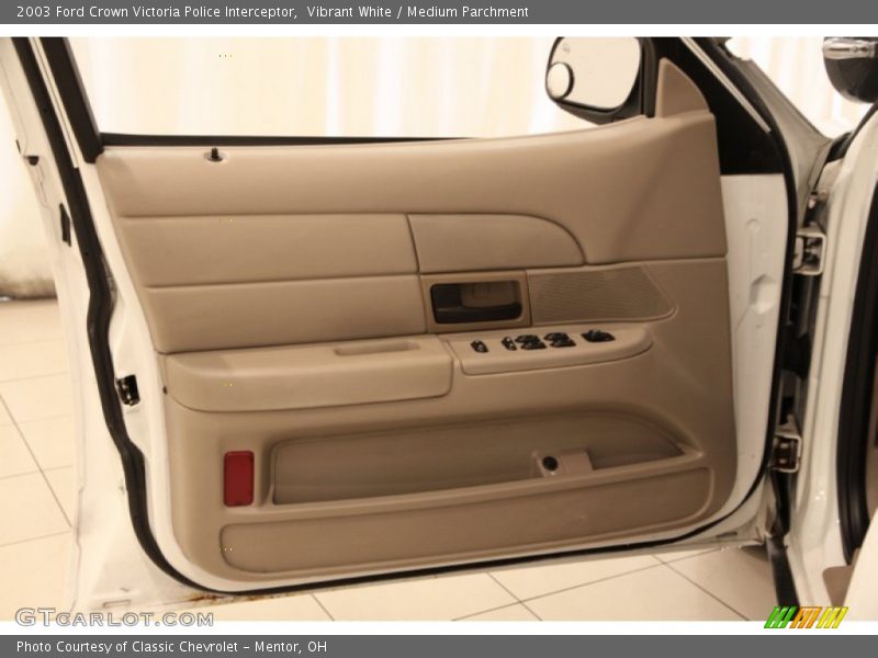 Vibrant White / Medium Parchment 2003 Ford Crown Victoria Police Interceptor