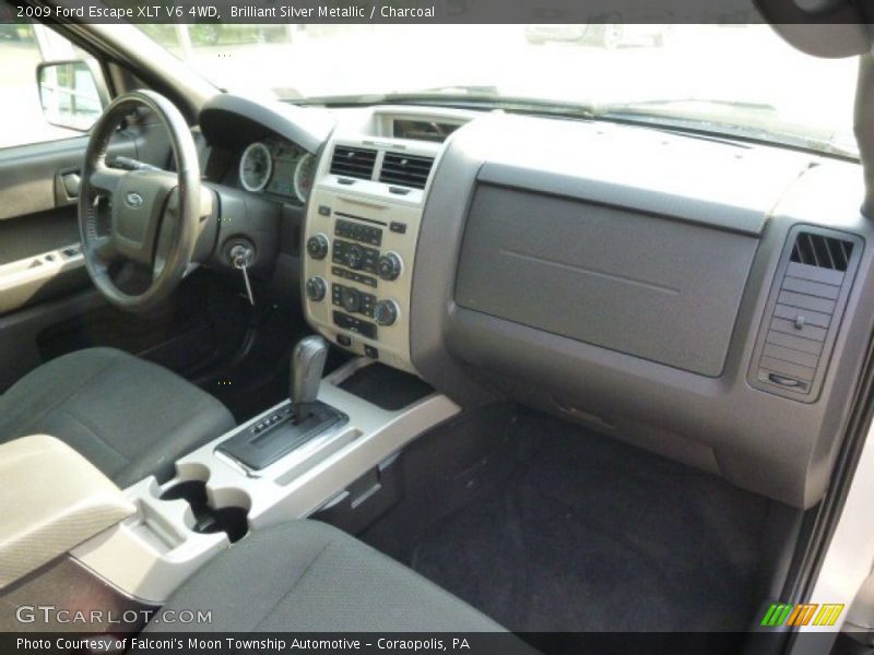 Brilliant Silver Metallic / Charcoal 2009 Ford Escape XLT V6 4WD